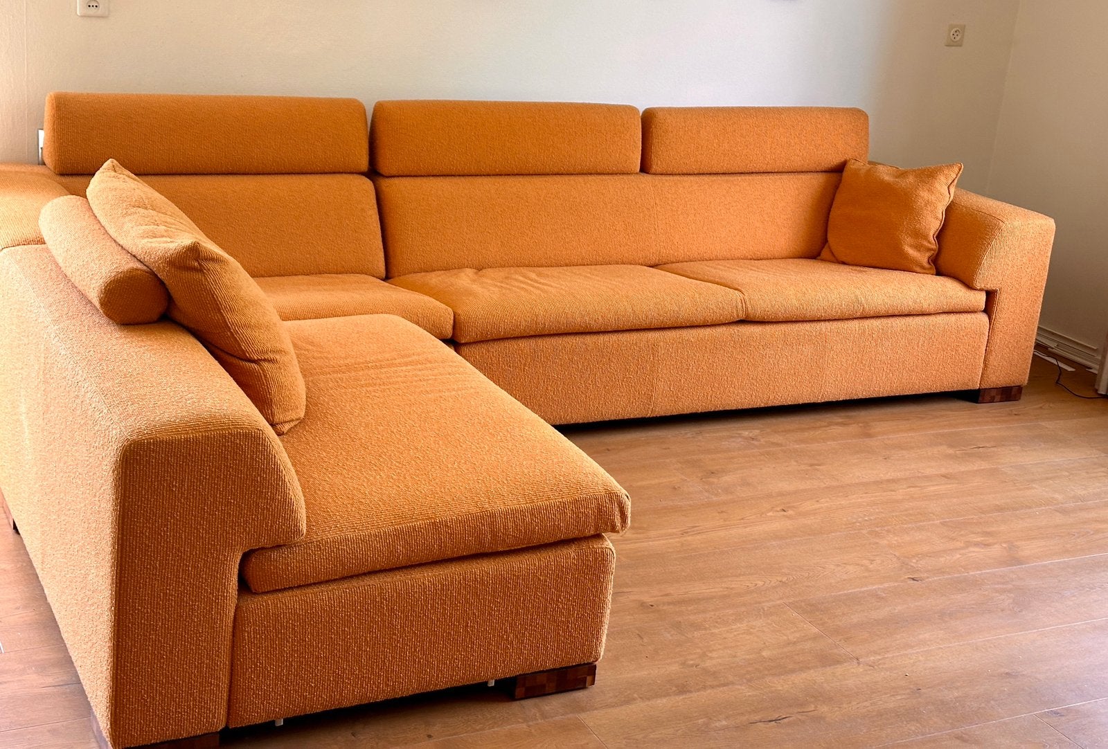 Leolux Howlazy tweedehands hoekbank oranje, Ophalen, Gebruikt, Stof, Design