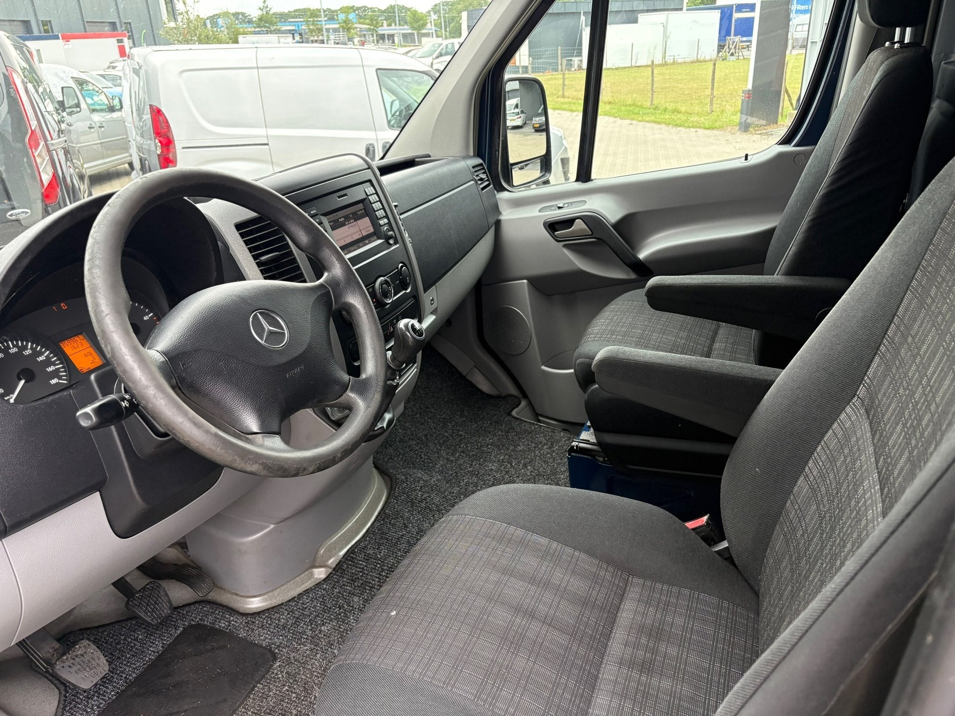 Mercedes-Benz Sprinter 213 2.2 CDI 325 Airco Navigatie, Auto's, 13 km/l, Gebruikt, Zwart, 4 cilinders