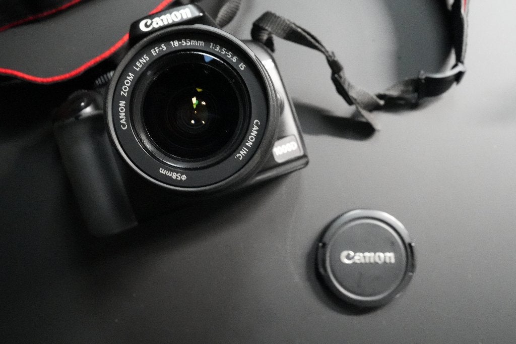 Canon EOS 1000D (DS126191) met 18-55mm Lens, Gebruikt, Canon, Ophalen of Verzenden, Geheugenkaart