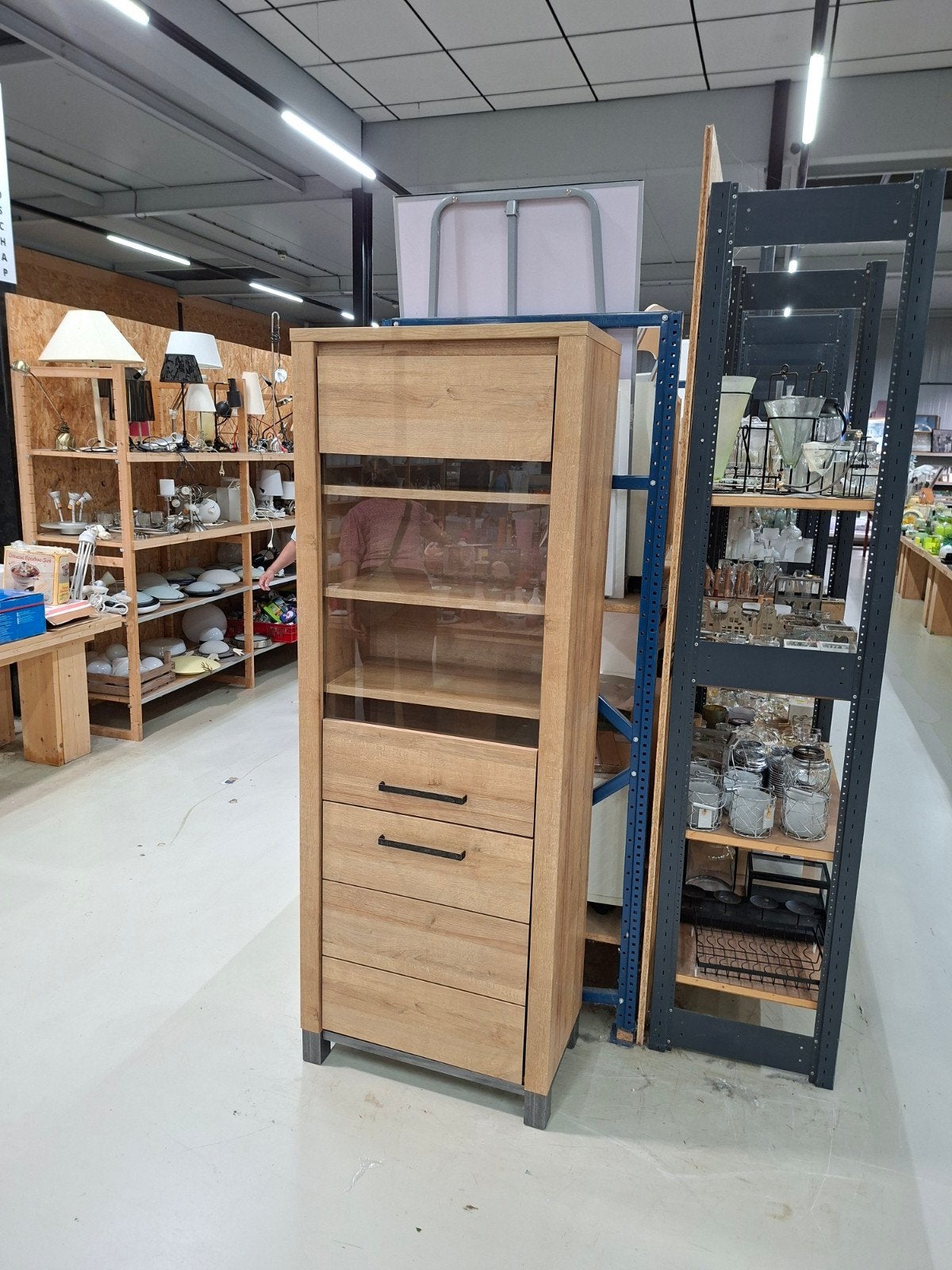 Eikenhouten Vitrinekast met Lade en Glazen Deur, Glas, Met deur(en), Onbekend, Zo goed als nieuw