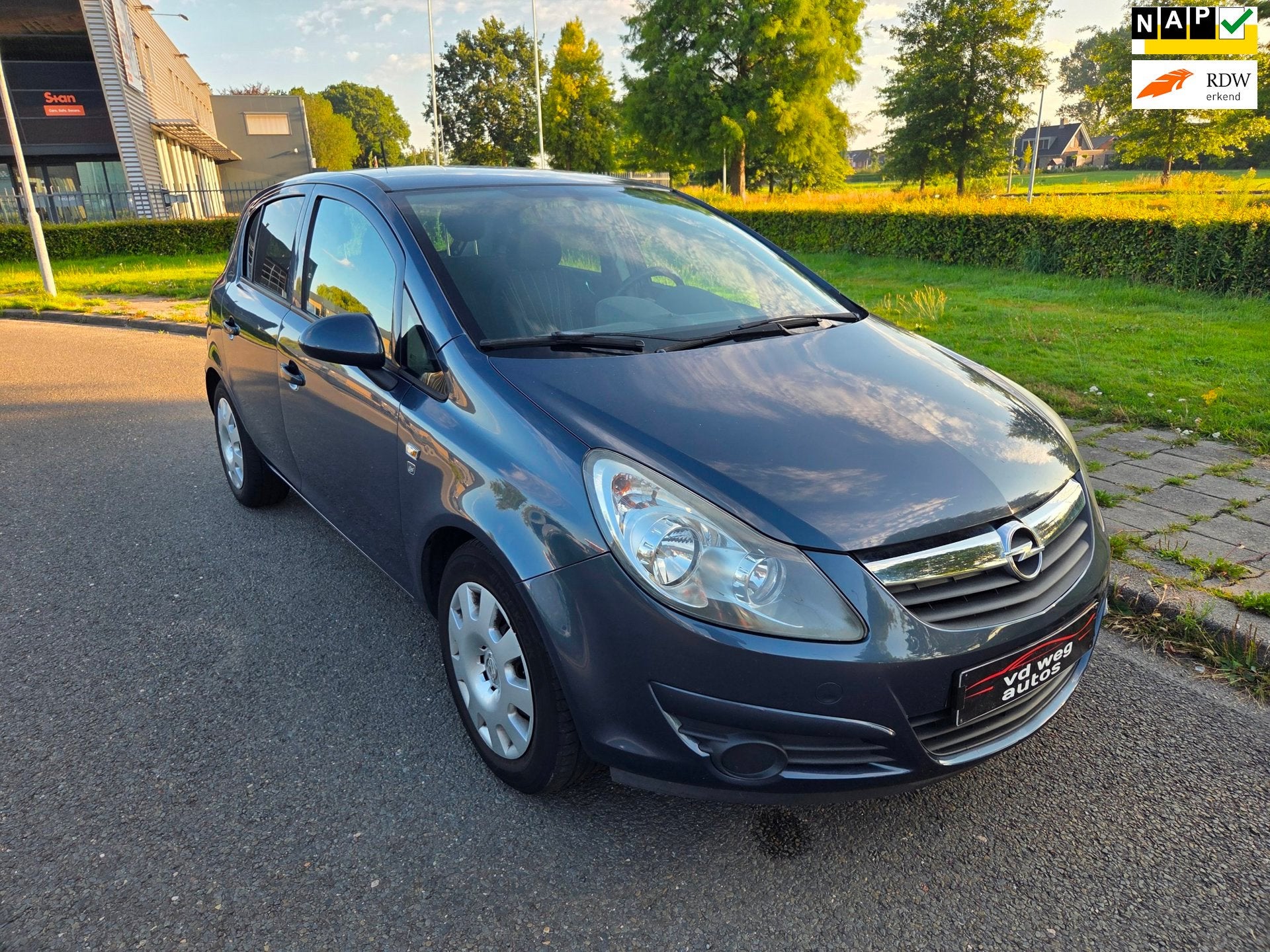 Opel Corsa 1.4-16V '111' Edition 5 deurs airco, Voorwielaandrijving, Euro 5, Gebruikt, 1398 cc