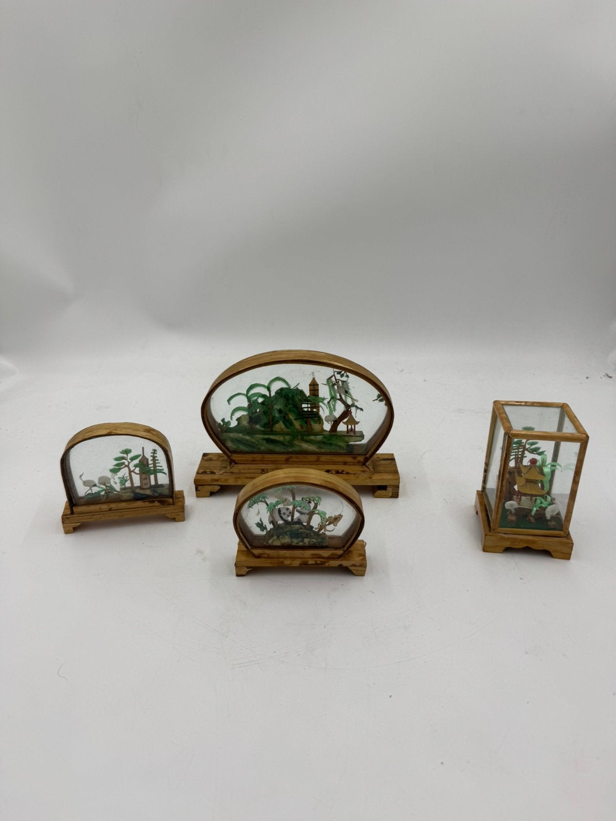 Set van 4 Vintage Chinese Diorama Vitrines (Kurksnijkunst), Ophalen of Verzenden