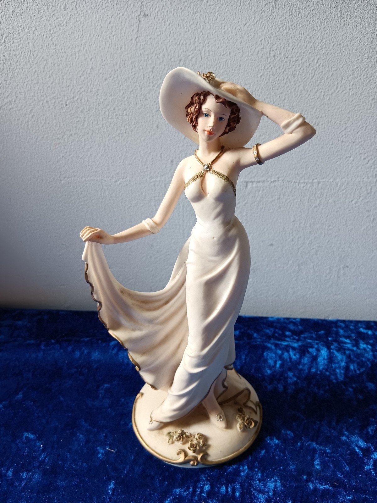 Leonardo Collection - Lisa beeldje, 1997, 21,5 cm hoog, Verzamelen, Beelden en Beeldjes, Ophalen of Verzenden