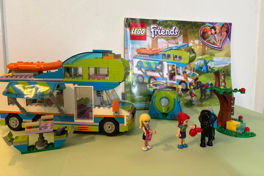 LEGO Friends 41339 Mia’s Camper met poppetjes & boekje, Ophalen of Verzenden, Gebruikt