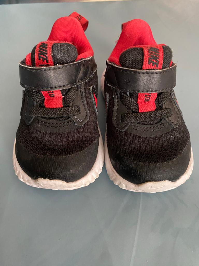 Nike Revolution 5 baby schoentjes maat 18.5, Ophalen of Verzenden, Gebruikt, Jongetje of Meisje, Schoentjes