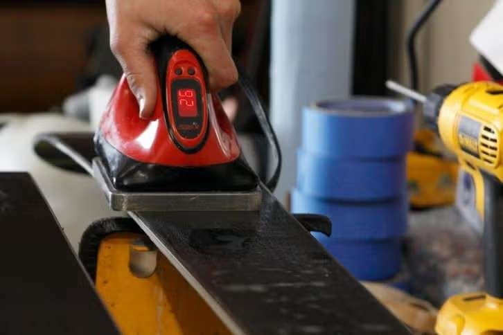 Handmatig Waxen & Slijpen van Ski’s of Snowboard, Sport en Fitness, Skiën en Langlaufen, 160 tot 180 cm, Zo goed als nieuw, Skiën