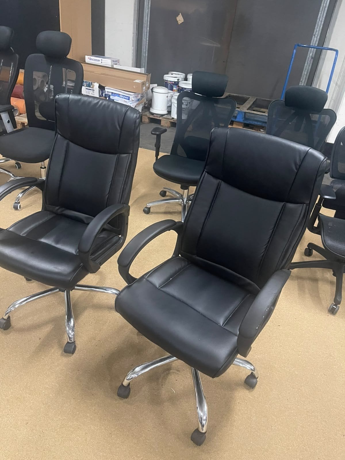 11 bureau stoelen nieuwstaat prijs per stuk, Ophalen, Zo goed als nieuw, Zwart