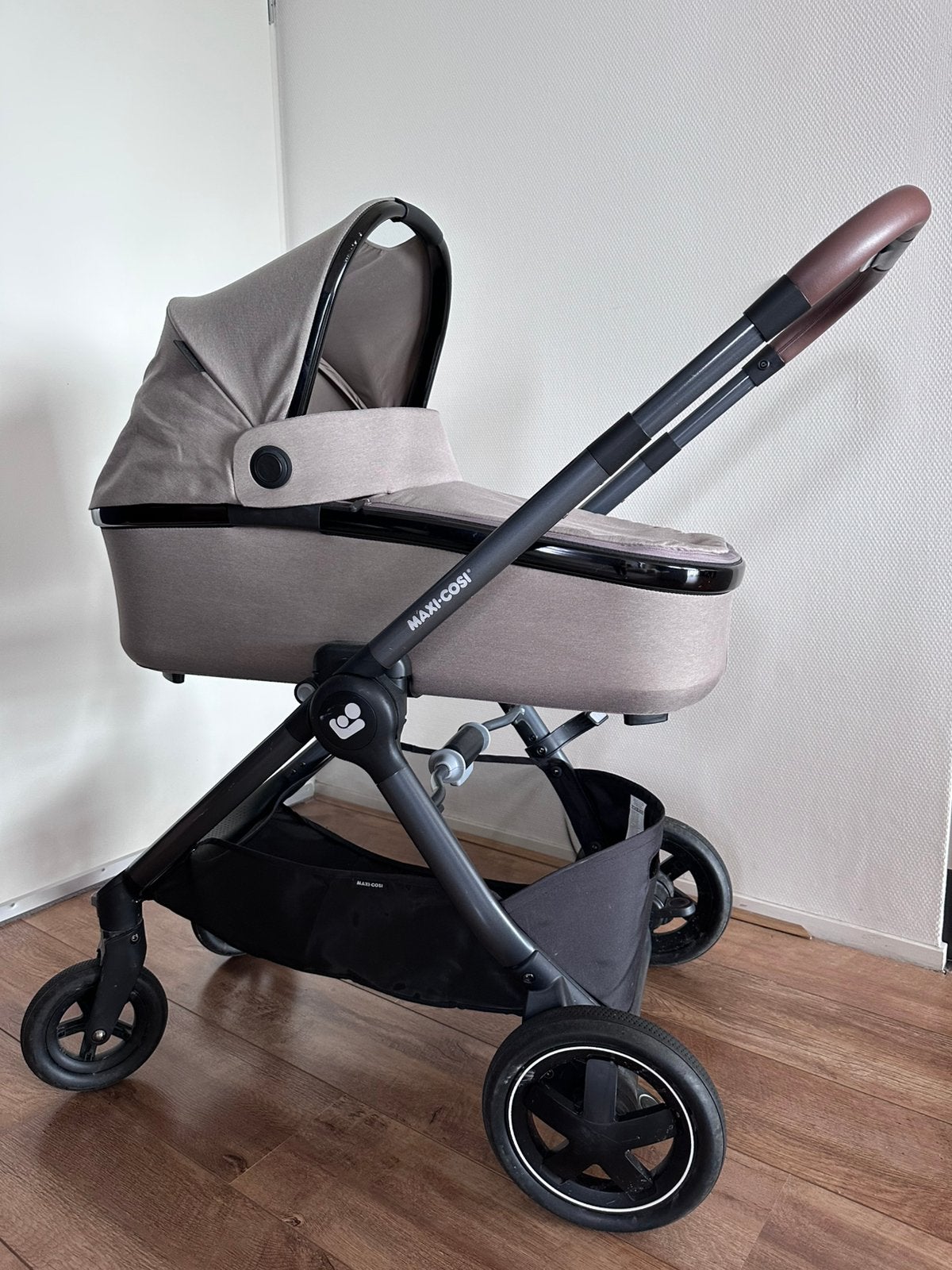 Maxi Cosi Adorra2 kinderwagen met reiswieg, Ophalen, Zo goed als nieuw, Overige merken, Met reiswieg