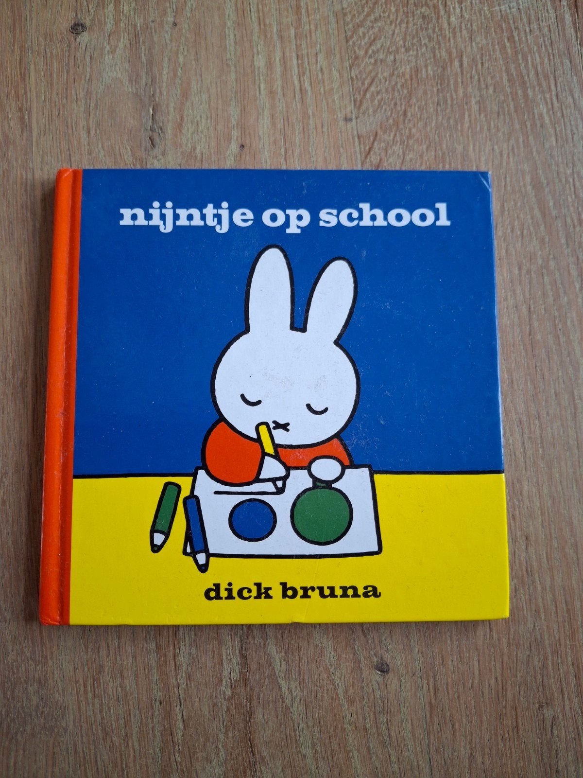 Nijntje op school - Zo goed als nieuw Dick Bruna boek, Boeken, Kinderboeken | Kleuters, Fictie algemeen, Jongen of Meisje, Ophalen of Verzenden