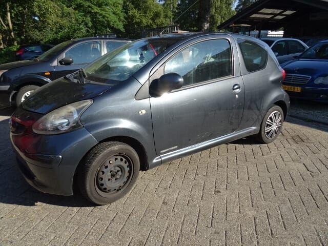 Toyota aygo bj 2008 3 deurs voor demontage., Gebruikt, -, -, Ophalen of Verzenden