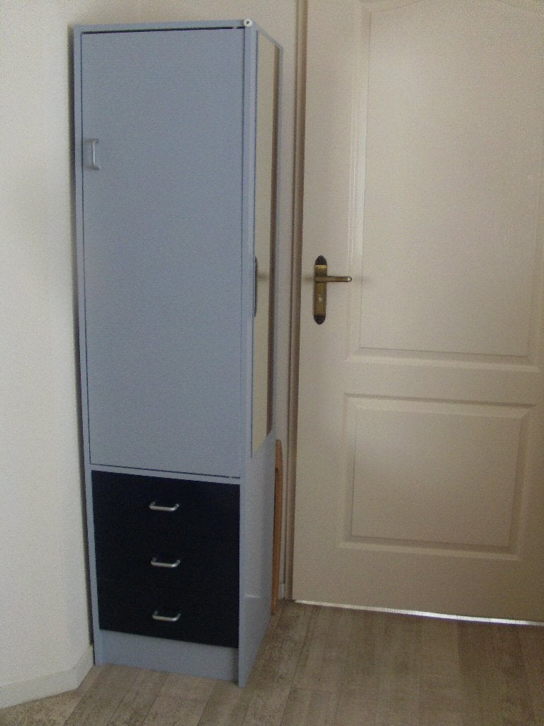 I.V.M. Verhuizing Kast met 3 lades., Kleding | Dames, Ophalen, Zo goed als nieuw, Zwart, Sneakers of Gympen
