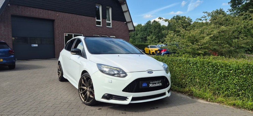 Ford Focus ST 2.0 Ecoboost 184KW 5-D 2013 Wit 250PK, Euro 5, Zwart, 4 cilinders, 1337 kg