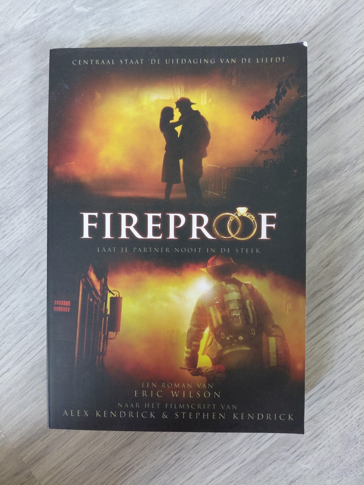 E. Wilson - Fireproof, Ophalen of Verzenden, Gelezen, E. Wilson