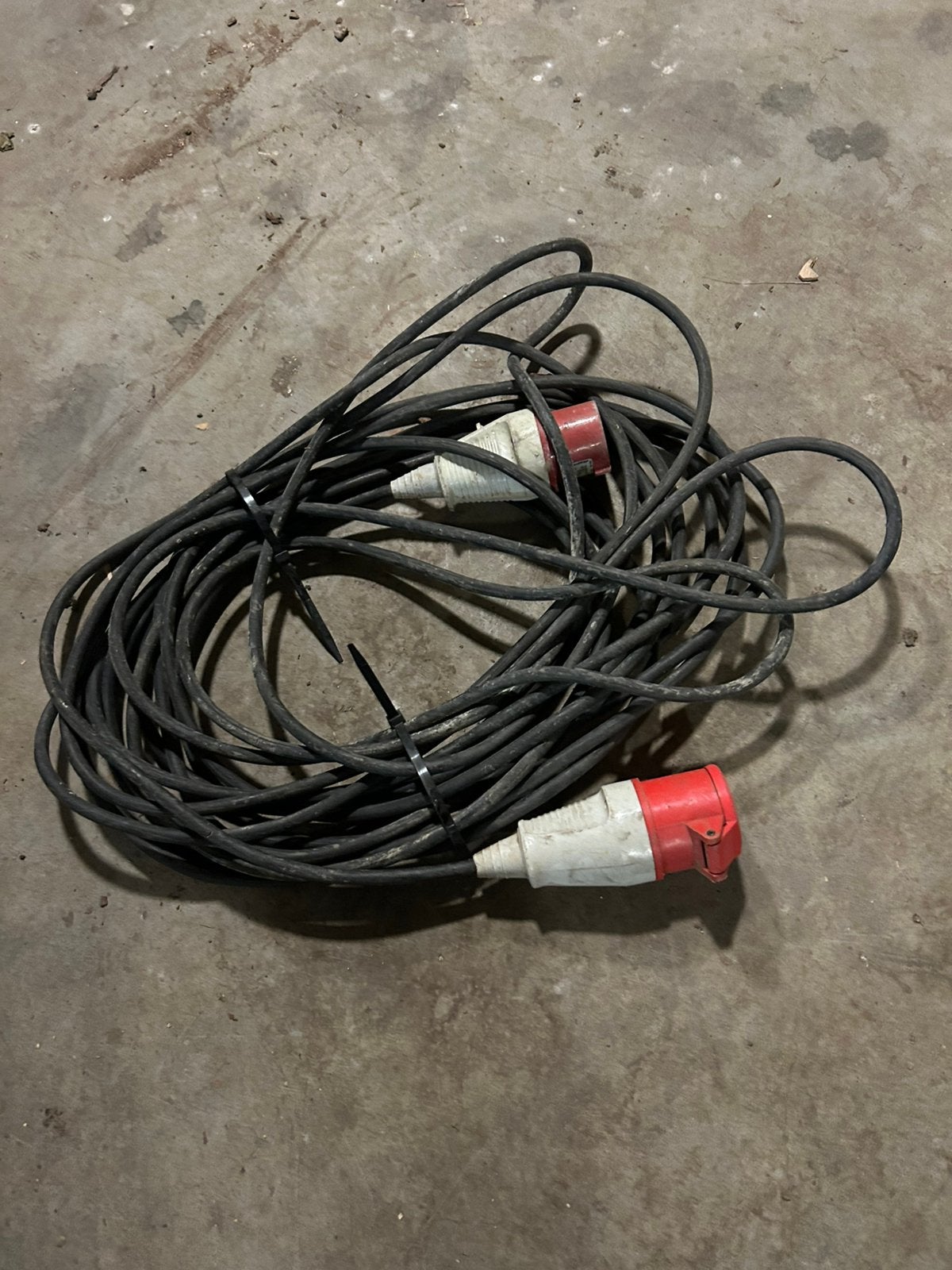 400 volt krachtsnoer 16 m lang, Ophalen