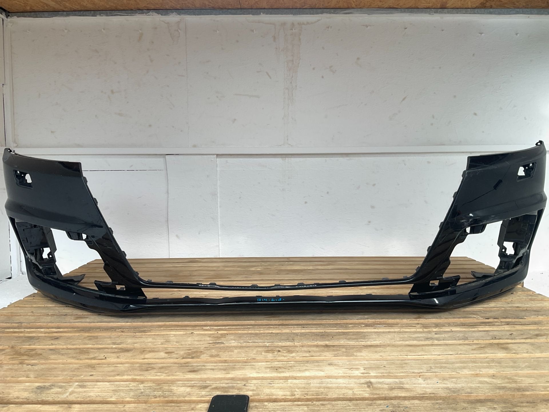 Bumper Audi Q7 Audi Q7 4M S-Line SLINE 4M0807096A Voorbumper, Gebruikt, AUDI AG, Auto-Union-Strasse 1
85045  Ingolstadt, DE, Kundenbetreuung@audi.de
