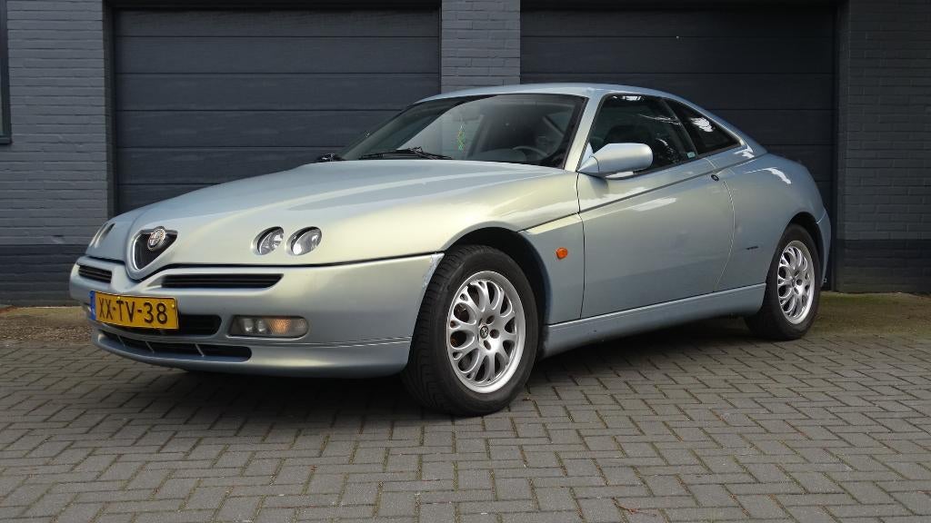 Alfa Romeo GTV 1.8 Twin Spark, Airco,Trekhaak,NAP,APK 9-2026, Auto's, Alfa Romeo, Bedrijf, GTV, ABS, Airbags, Airconditioning