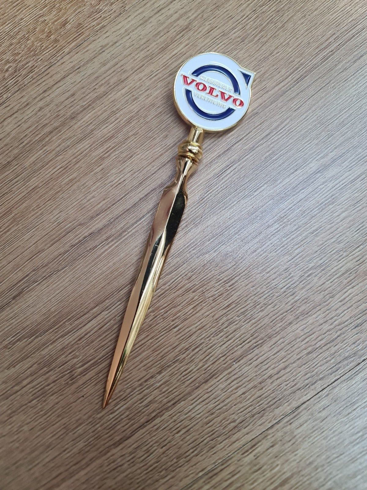 Volvo Klassieker Vereniging Briefopener Goudkleurig, Verzamelen, Ophalen of Verzenden, Zo goed als nieuw, Auto's