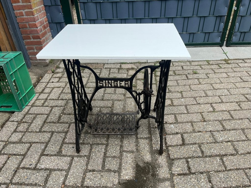 Tafeltje m gietijzeren frame Singer naaimachine, Ophalen of Verzenden