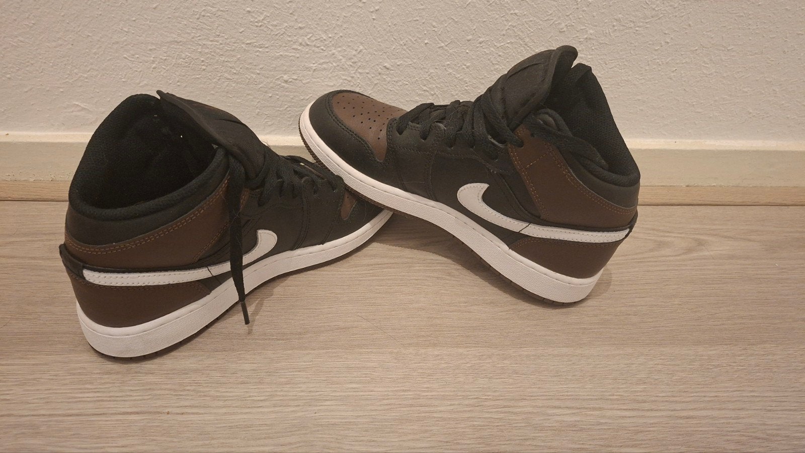 Nike Jordan aangeboden, Kleding | Dames, Schoenen, Ophalen of Verzenden, Zo goed als nieuw, Sneakers of Gympen