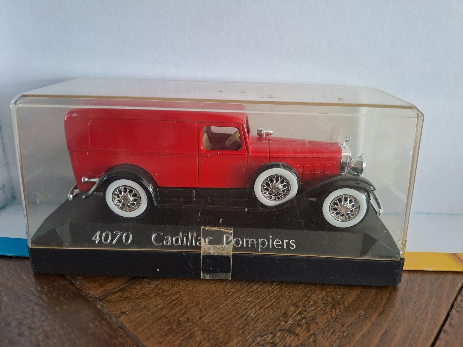 Corgi 4070 Cadillac Pompiers - Brandweerwagen, Hobby en Vrije tijd, Modelauto's | 1:43, Ophalen of Verzenden, Zo goed als nieuw
