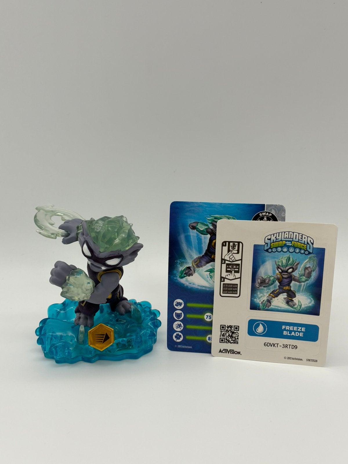 Skylanders Swap Force Freeze Blade met sticker en kaartje, Avontuur en Actie, Niet van toepassing – tweedehands product van vóór 13-12-2024