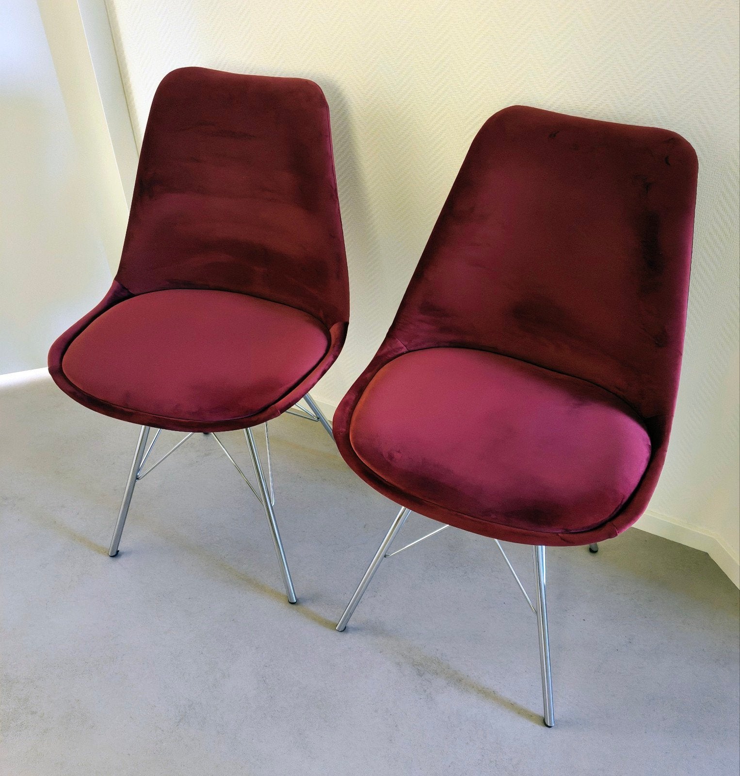 Set/2 Kick kuipstoelen bordeauxrood fluweel eetkamerstoelen, Ophalen, Zo goed als nieuw, Rood