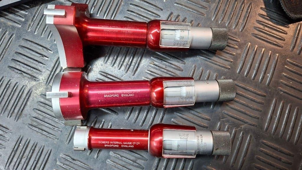 Mitutoyo driepunts binnenmicrometer, TESA, Deckel, Doe-het-zelf en Verbouw, Draaibanken, Ophalen of Verzenden, Gebruikt, Metaaldraaibank