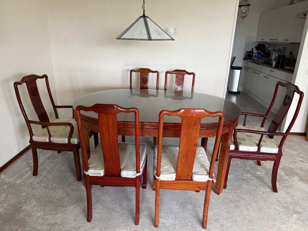 Mooie chinezen tafel met stoelen, Huis en Inrichting, Tafels | Eettafels, Ophalen, 100 tot 150 cm, Chinezen hout snijwek, Zo goed als nieuw