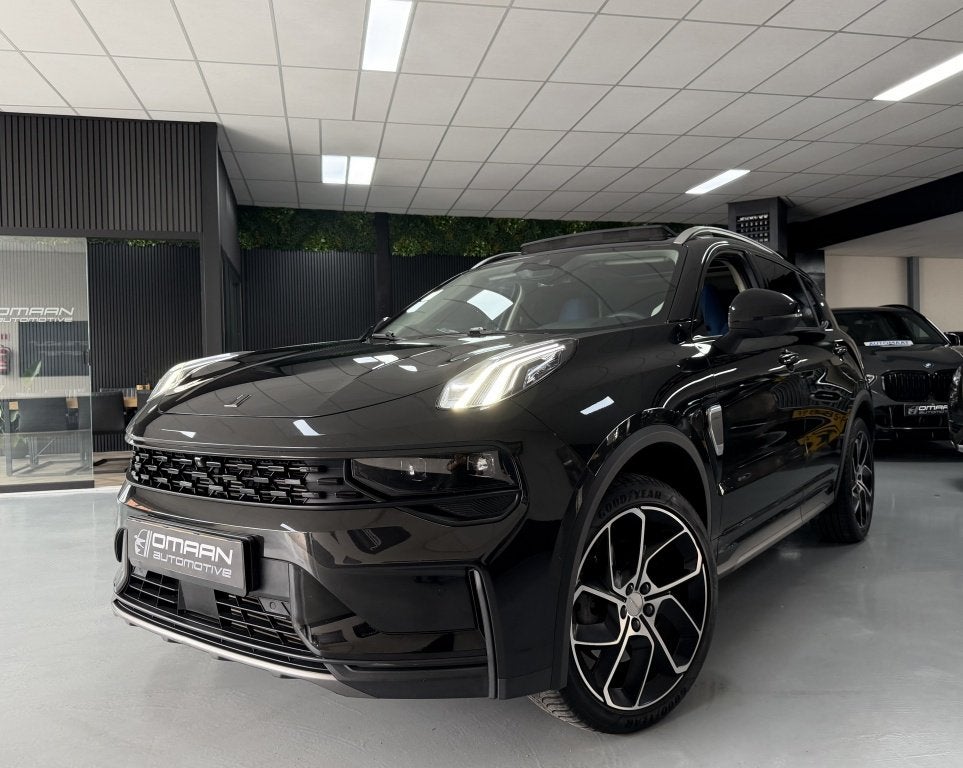 Lynk & Co 01 1.5 Plug-in Hybrid 261PK BLACK EDITION 360 CAM, Auto's, Automaat, Dealer onderhouden, Gebruikt, Zwart