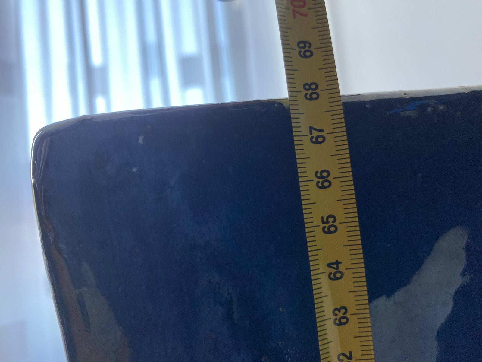 Grote blauwe bloempot van aardewerk - 68 cm hoog, Gebruikt, Vierkant, Binnen, Aardewerk