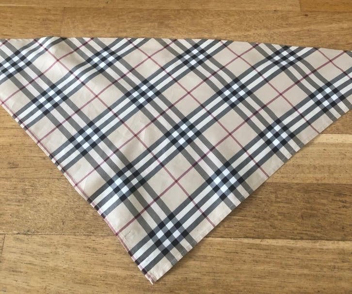 Burberry katoenen sjaal met iconisch ruitpatroon, Kleding | Dames, Mutsen, Sjaals en Handschoenen, Ophalen of Verzenden, Zo goed als nieuw