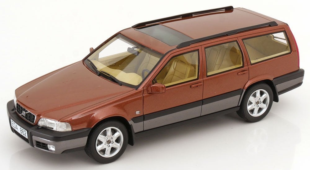 Volvo V70 XC Cross Country, 1/18, Cult Scale Models, Overige merken, Auto, ., Nieuw