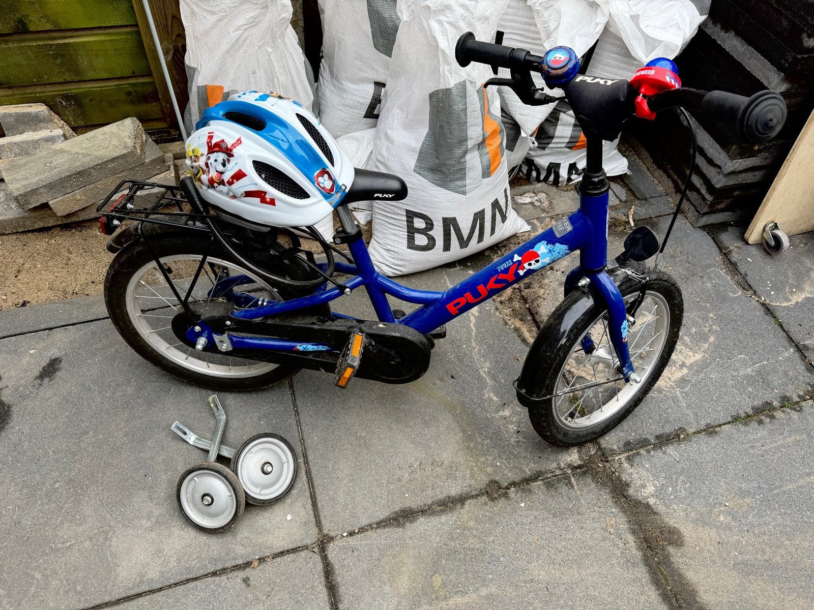 Puky kinderfiets 16 inch met zijwieltjes en helm, Fietsen en Brommers, Fietsen | Kinderfietsjes, Ophalen, Terugtraprem, Zijwieltjes