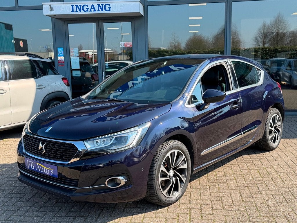 DS 4 1.2 PureTech Chic Airco Lmv Navi Cruise, Auto's, DS, Voorwielaandrijving, Gebruikt, 1199 cc, Blauw