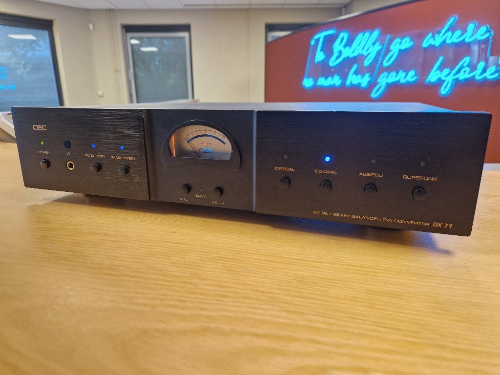 ✅ C.E.C. DX71 MKII DAC | voorversterker | afstandsbediening, Ophalen of Verzenden, Gebruikt