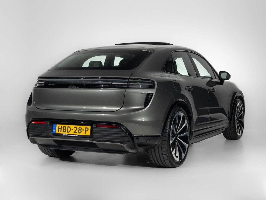 Porsche Macan Turbo, Auto's, Porsche, 591 km, Vierwielaandrijving, SUV of Terreinwagen, 750 kg
