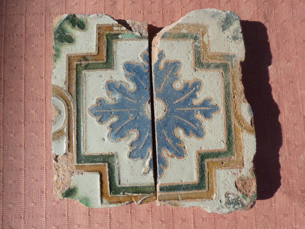 Antieke tegels, Spanje, Toledo, 16e eeuw. Azulejo,, Antiek en Kunst, Antiek | Keramiek en Aardewerk, Verzenden