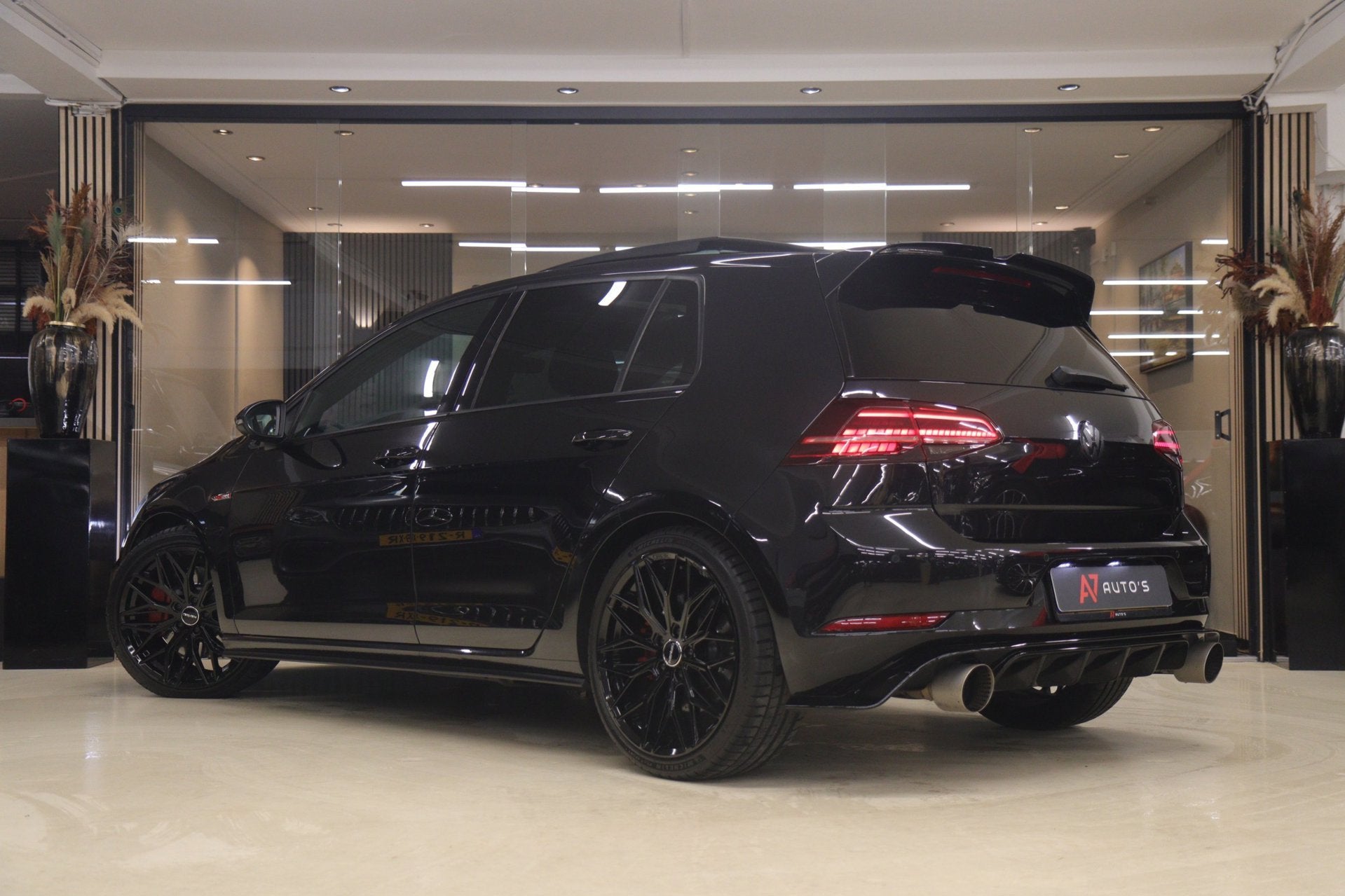 Volkswagen Golf 2.0 TSI GTI Performance PANO/CARPLAY/STOELVE, 1345 kg, Stof, Gebruikt, Euro 6
