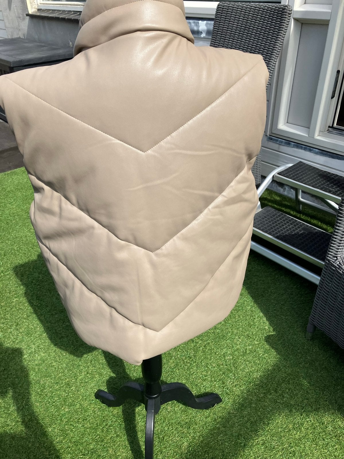 Nieuwe FreeQuent bodywarmer kunstleer maat L, Kleding | Dames, Bodywarmers, Ophalen of Verzenden, Nieuw, Maat 42/44 (L), Beige