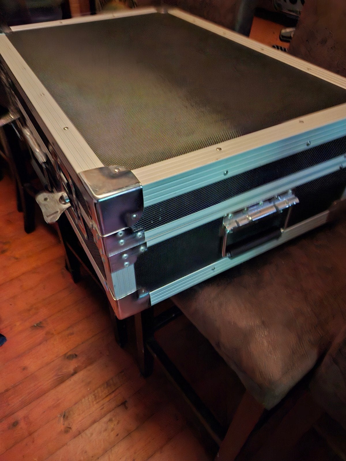 Pedalboard incl power plant ruilen voor oude gitaar  of een, Ophalen of Verzenden, Gebruikt, Overige instrumenten, Flightcase