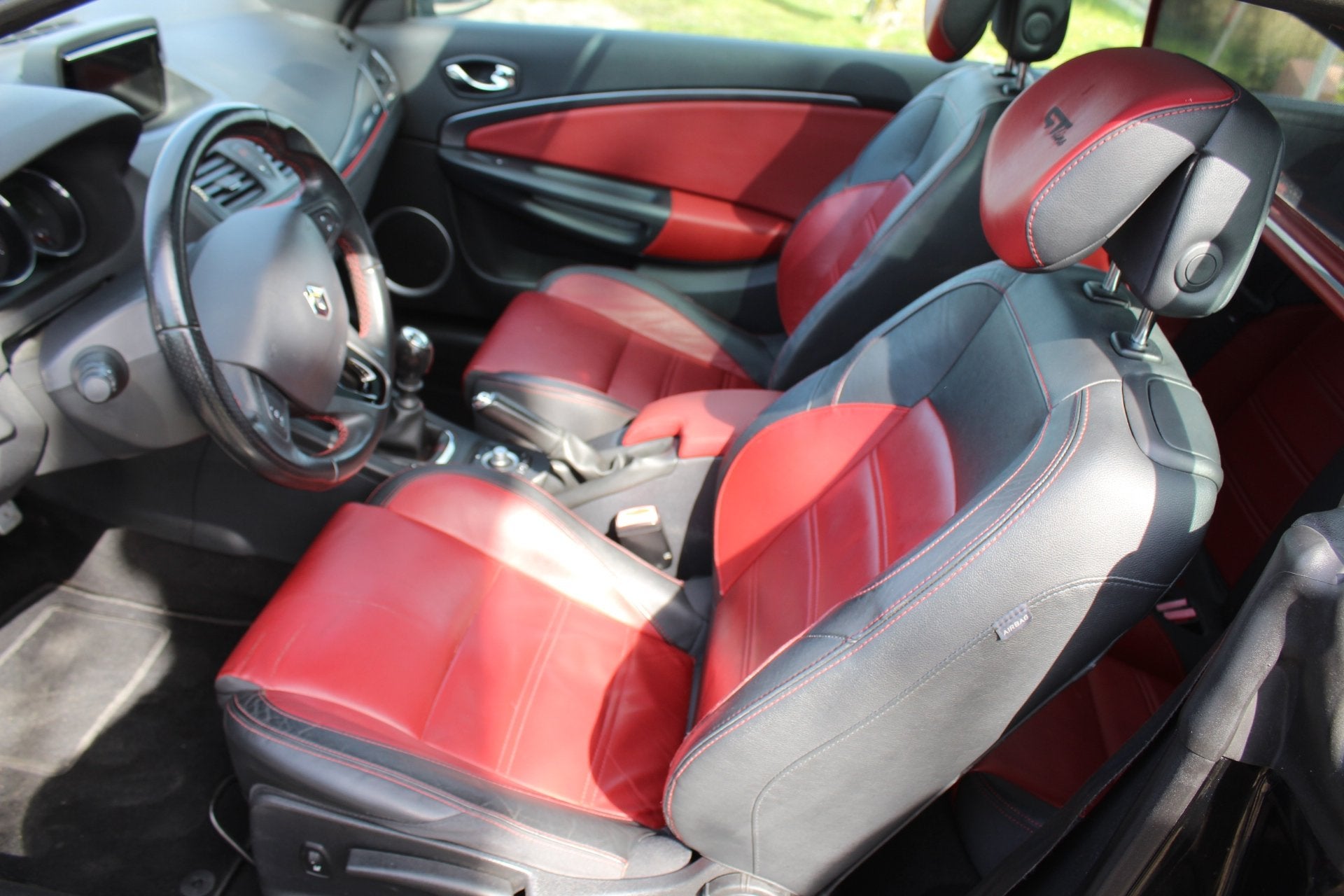 Foto 9 van Renault Mégane Coupé-Cabriolet 1.2 TCe Privilège GT line