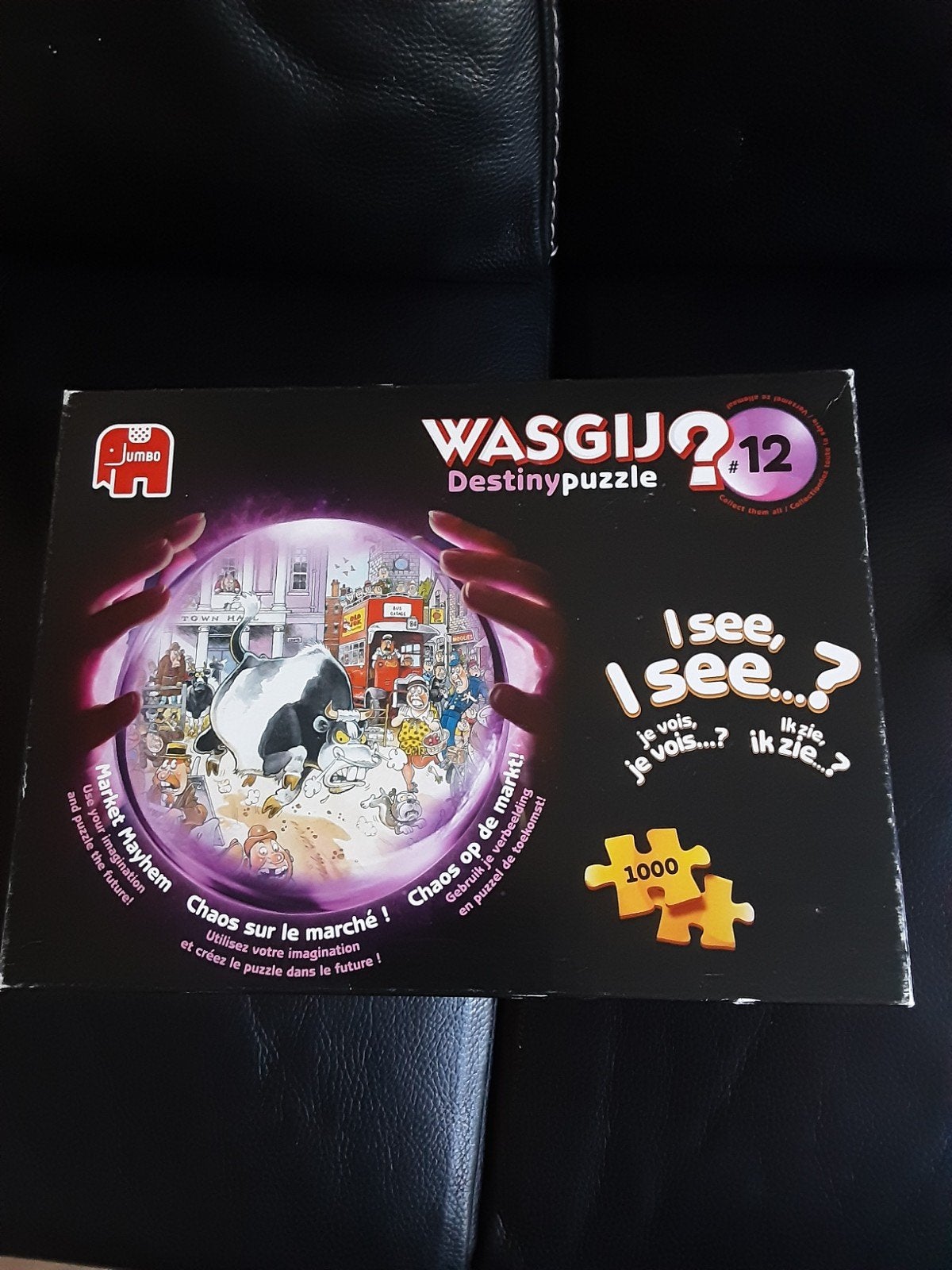 Wasgij Destiny 12: chaos op de markt 1000 stukjes, Hobby en Vrije tijd, Denksport en Puzzels, Ophalen, 500 t/m 1500 stukjes, Zo goed als nieuw