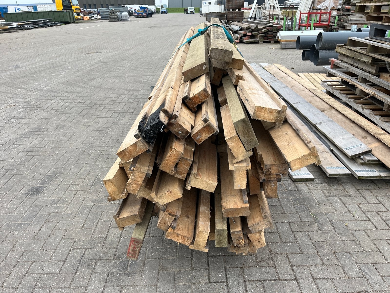Partij gebruikt hout, diverse lengtes en soorten, Ophalen, Gebruikt, Overige typen, 300 cm of meer