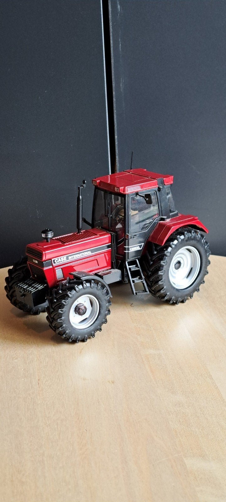 Verbouwde Schuco Case International 1255xl, Ophalen of Verzenden, Zo goed als nieuw, Tractor of Landbouw, Schuco