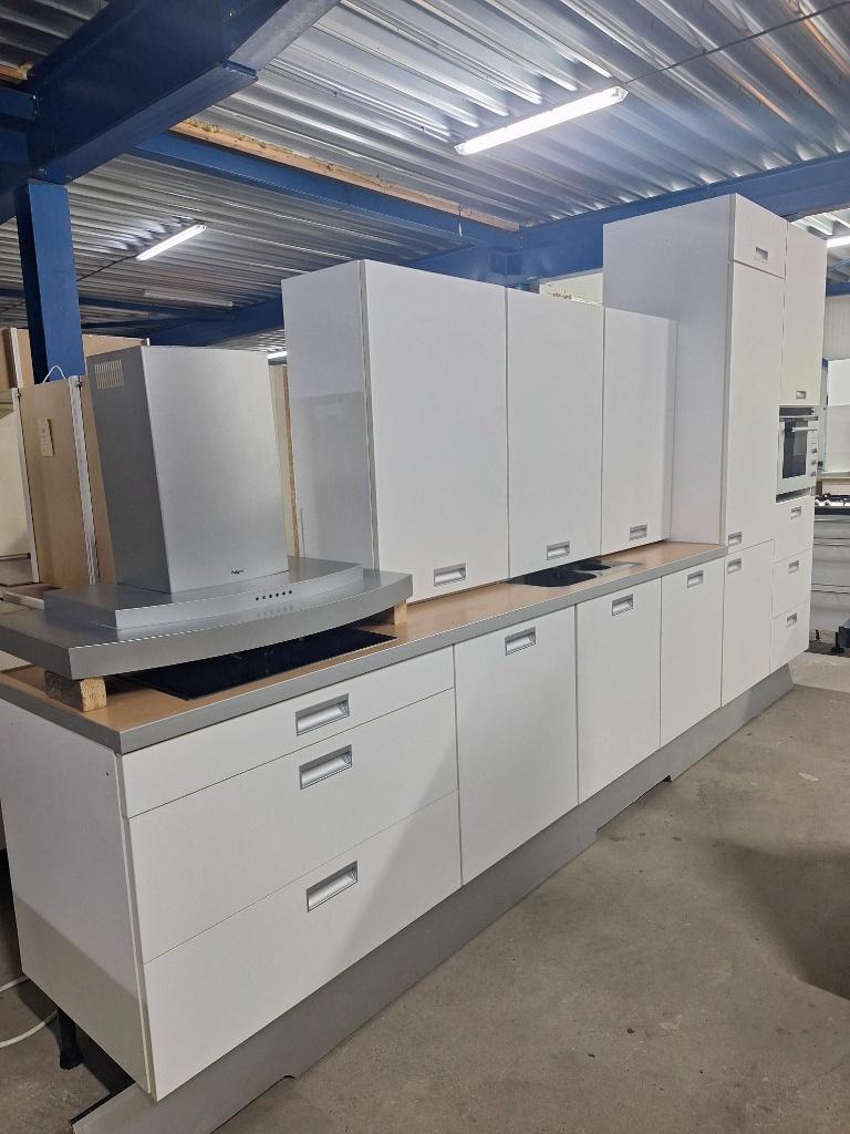 Keuken Compleet met APP 120Keukens op voorraad Nr. 2942
