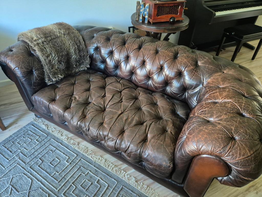 Tweezits Chesterfield bank te koop, Huis en Inrichting, Gebruikt, 150 tot 200 cm, Tweepersoons, Ophalen of Verzenden