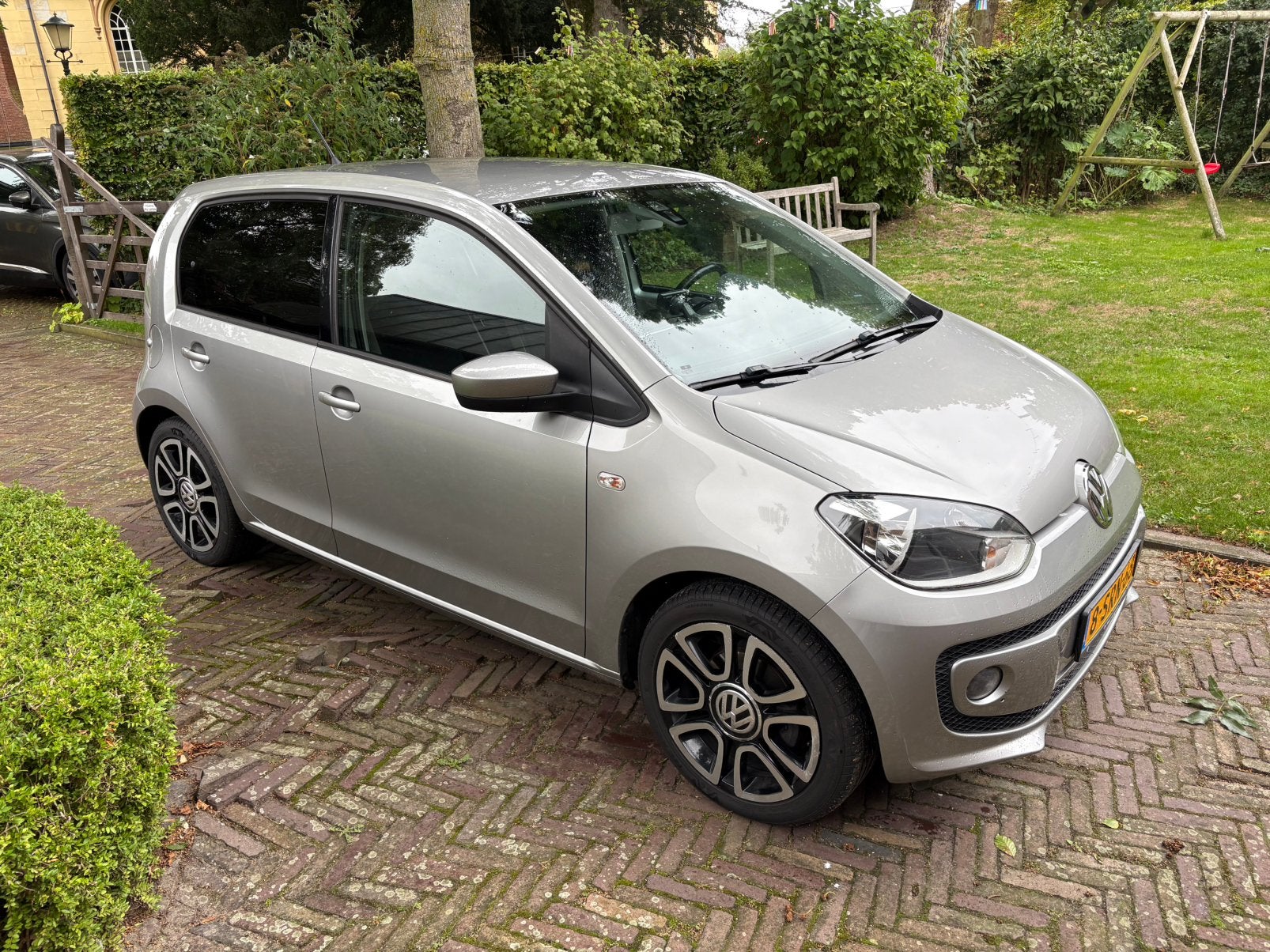 VW up!  Volkswagen 1.0 44KW/60PK 5-DRS 2013 Grijs, Auto's, Voorwielaandrijving, Up!, 840 kg, 4 stoelen