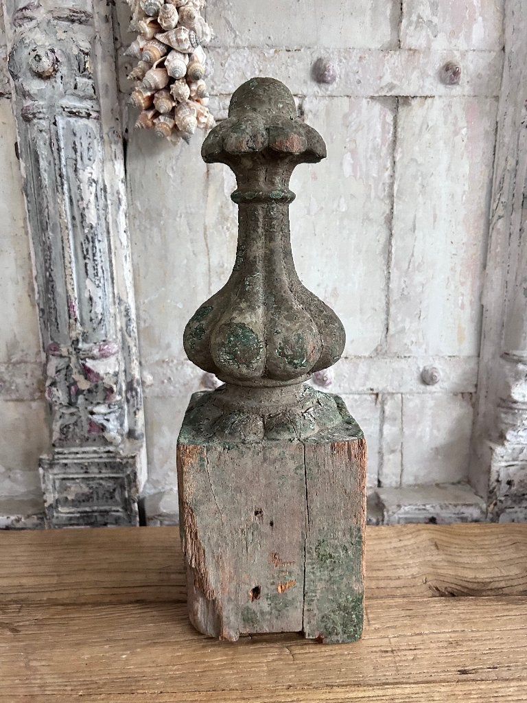 Stoer sober hout ornament pinakel, Ophalen of Verzenden