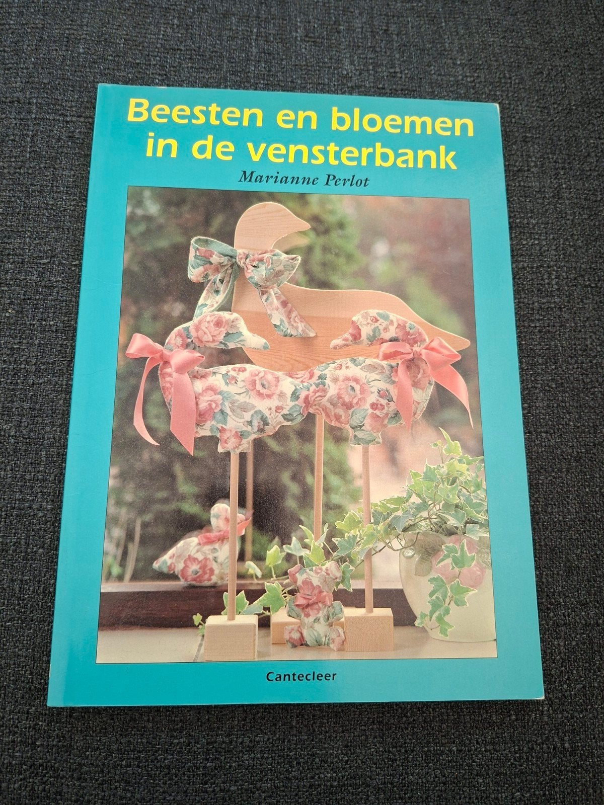 Beesten en bloemen in de vensterbank - Marianne Perlot, Ophalen of Verzenden, Zo goed als nieuw, Houtbewerking, Marianne Perlot