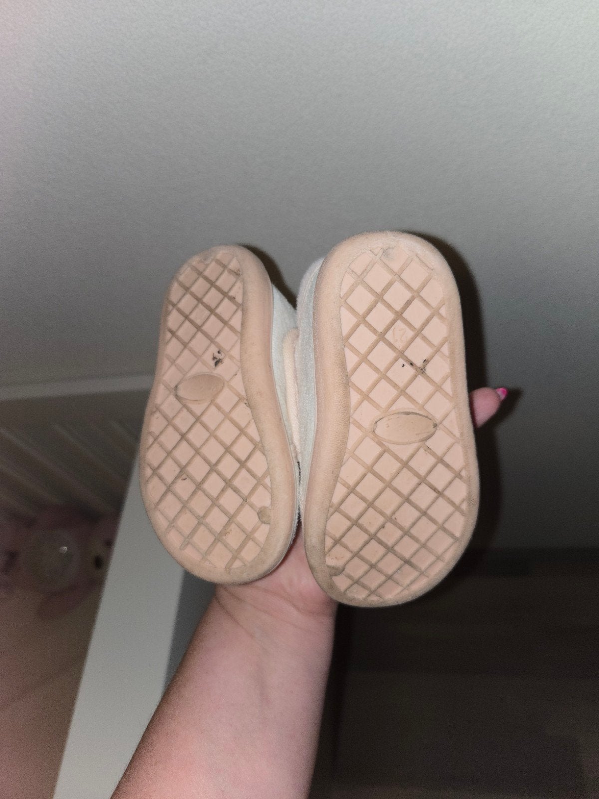 Eenhoorn slofjes maat 21, Kinderen en Baby's, Babykleding | Schoentjes en Sokjes, Slofjes, Gebruikt, Meisje, Graceland